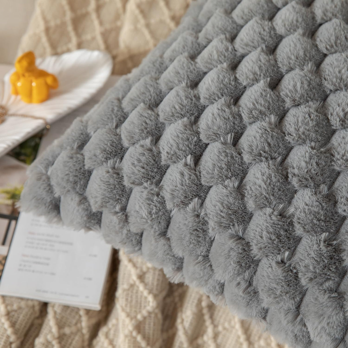 Lot de 2 housses de coussin en fausse fourrure grise 40 x 40 cm
